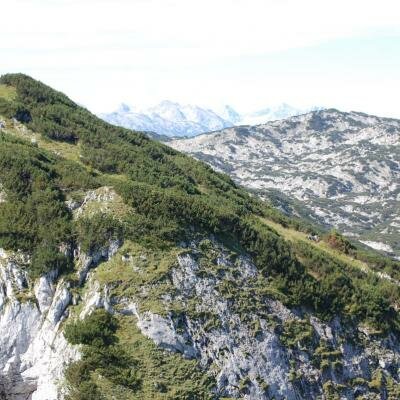Pohled na Untersberg. V těchto místech probíhaly naše intenzivní meditace,spočívající v aktivizaci energetických center - doporučený zářič