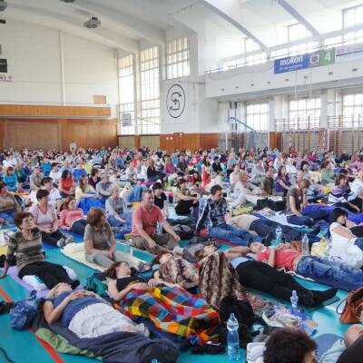 PCH uskutečnil v červenci 2012 řadu léčebných meditací se svým dlouholetým přítelem - známým indiánským šamanem Donem Sergiem. Léčebná meditace v Praze