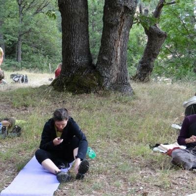 PCH sleduje každého účastníka během semináře a individuálně doporučuje, kdy a s jakými energetickými centry kde pracovat, aby byl efekt co největší. Účastníci si volí na vých přehrávačích určité binaurální kmity a řízené meditace.