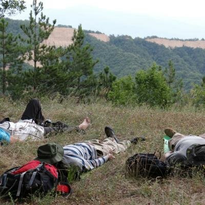 Meditace v energetickém ohnisku u poustevny Sv. Ilja. Je velmi pravděpodobné, že tzv. poustevník,který zdejší energetický uzel ne náhodou používal, ve skutečnosti patřil k pozoruhodné tradici zdejších "křesťanských jogínů", kterým se říkalo bogomilci.