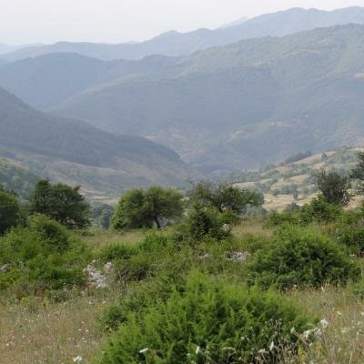 Pohled na v podstatě neobývanou, nádherně divokou jižní část Pirinu